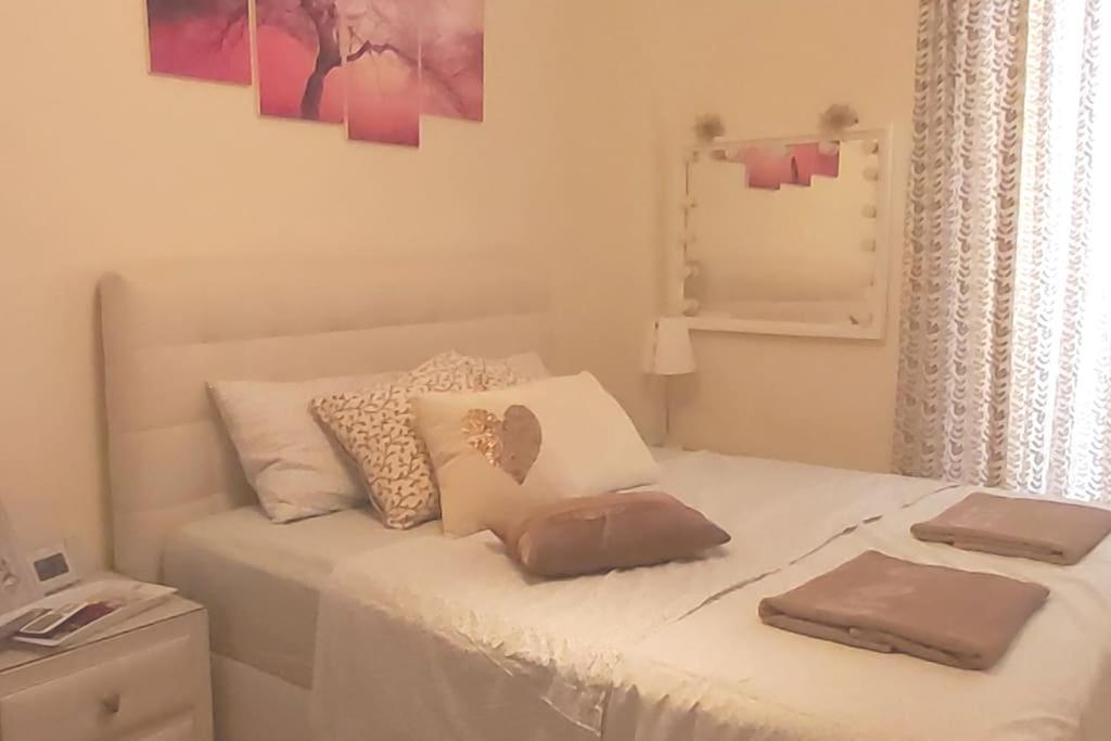 Theano'S Cozy & Quiet Lux Central Flat - Wifi & Full Amenities 파트라 외부 사진