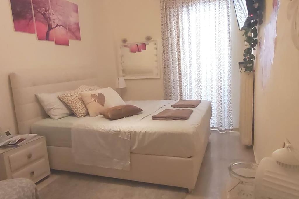 Theano'S Cozy & Quiet Lux Central Flat - Wifi & Full Amenities 파트라 외부 사진